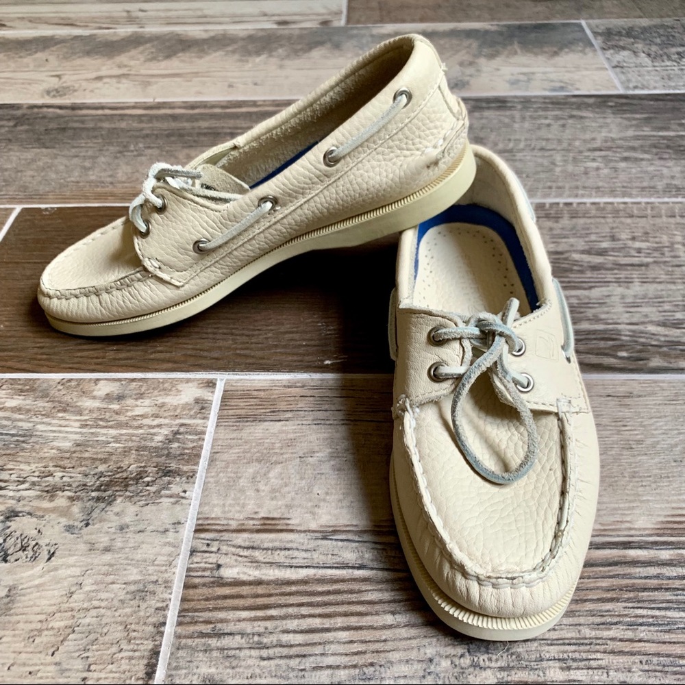 NWOT Beige Sperry Top-Siders